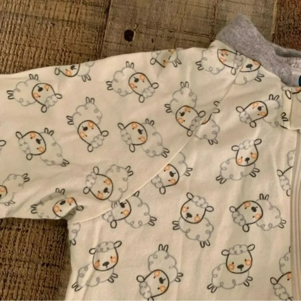 Gerber baby gender neutral pajamas footies with lambs in grey and white -6/9M